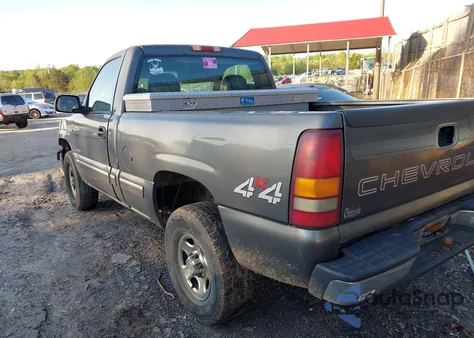 2002 Chevrolet Silverado 1500 из США, поврежденный, VIN 1GCEK14V72Z112160